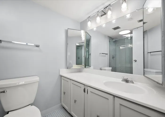 2 Bed, 2 Bath Ocean Front At The Century With Indoor Pool! Holiday home Ocean City