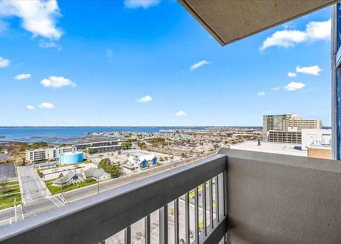 2 Bed, 2 Bath Ocean Front At The Century With Indoor Pool! Holiday home